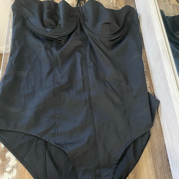 Zara Black Corset Bodysuit. - Picture 6 of 11